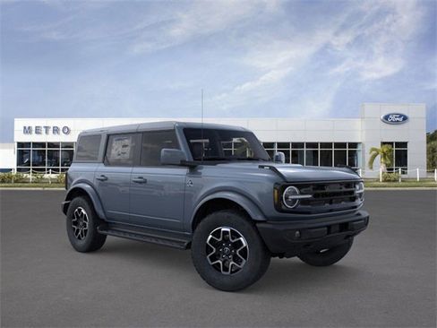 New 2025 Ford Bronco Outer Banks image 7