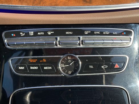 Used 2017 Mercedes-Benz E 300 4MATIC image 29