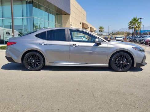 Used 2025 Toyota Camry SE FWD image 34