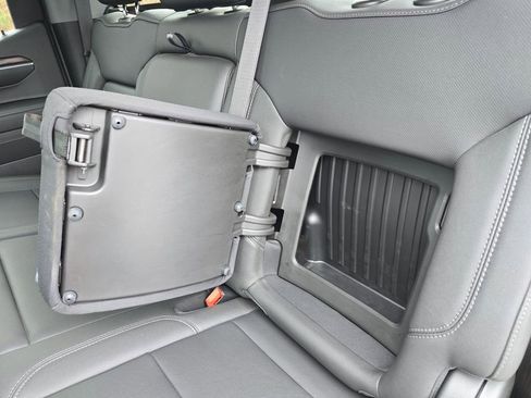 Certified 2023 GMC Sierra 1500 SLT w/ SLT Convenience Package image 12