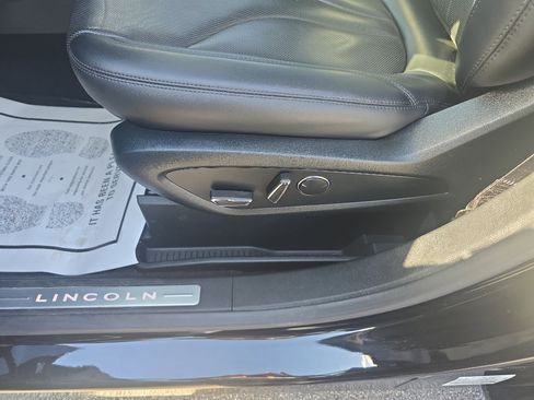 Used 2022 Lincoln Nautilus Reserve w/ Equipment Group 201A image 24