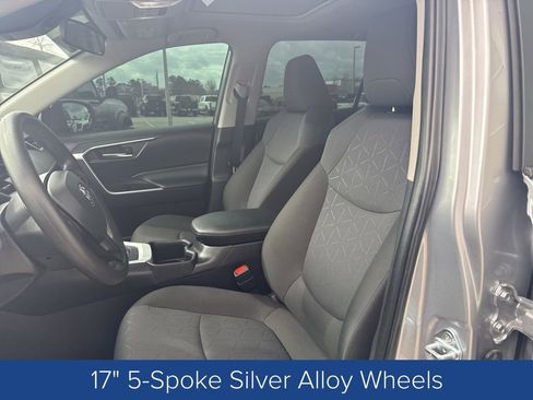 Used 2024 Toyota RAV4 XLE w/ Convenience Package image 10