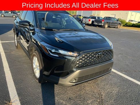 Used 2025 Toyota Corolla Cross LE FWD image 16