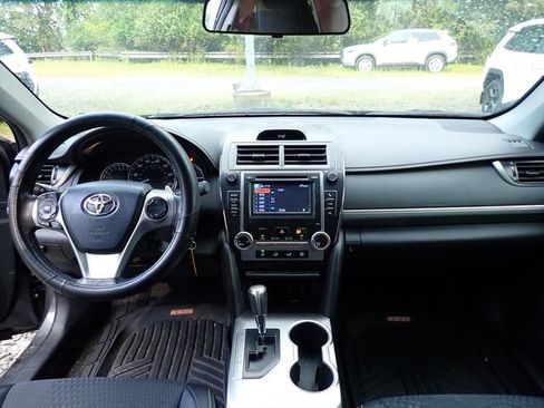Used 2013 Toyota Camry SE FWD image 12