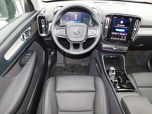 New 2026 Volvo XC40 B5 Ultra w/ Climate Package AWD/4WD image 5