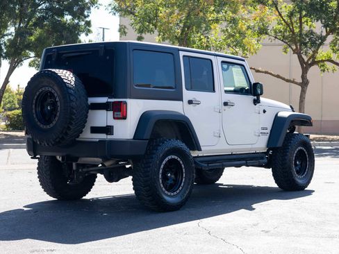 Used 2015 Jeep Wrangler Unlimited Sport w/ Connectivity Group image 7