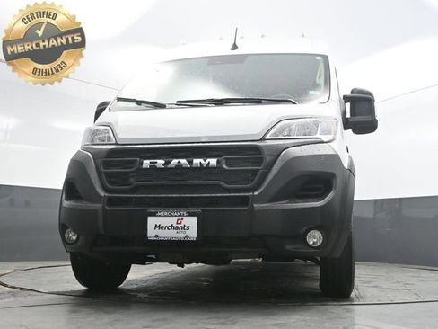 Used 2025 RAM ProMaster 2500 w/ Convenience Group image 33