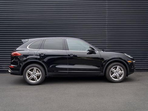 Used 2017 Porsche Cayenne S image 27