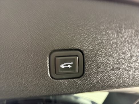 Used 2020 Cadillac XT6 Premium Luxury image 20