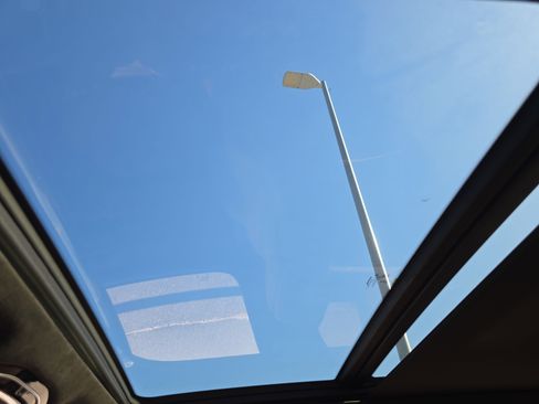 Used 2022 Jeep Grand Wagoneer Series III w/ Rear Seat Video Group 1 image 29