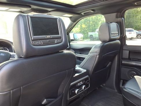 Used 2020 Ford Expedition XLT w/ Equipment Group 202A AWD/4WD image 25