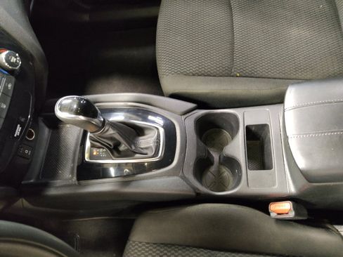 Used 2017 Nissan Rogue Sport S image 26