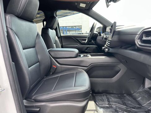 Used 2025 Chevrolet Silverado EV W/T AWD/4WD image 28