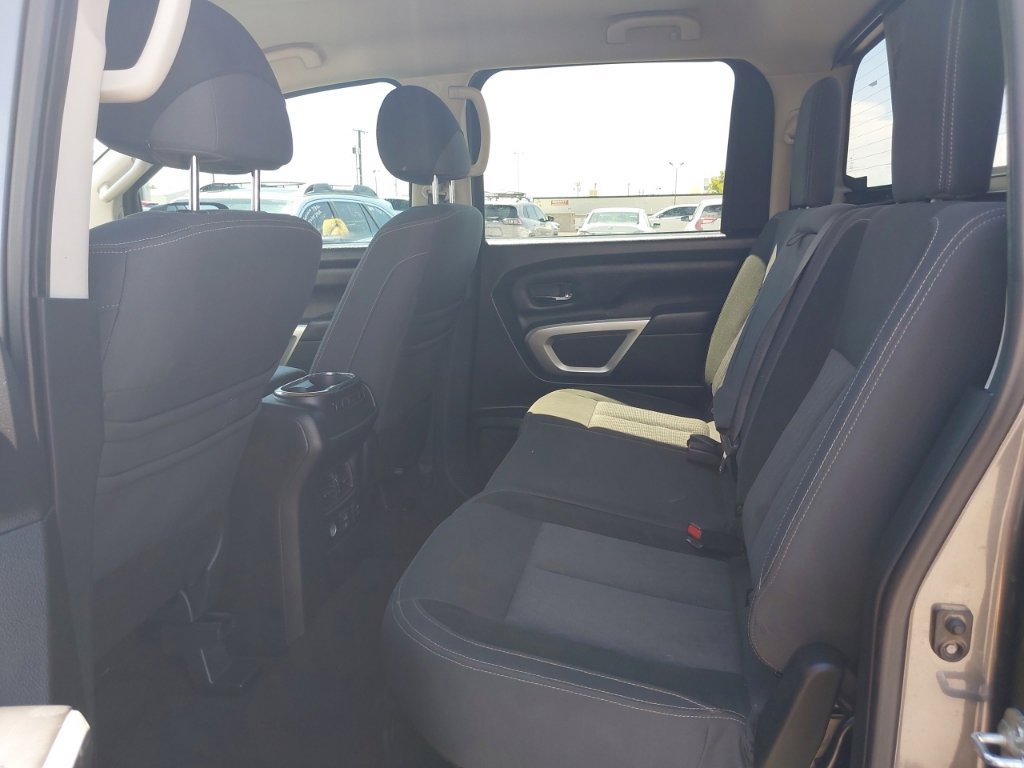 Used 2021 Nissan Titan SV w/ SV Convenience Package AWD/4WD image 8