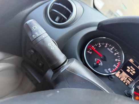 Used 2012 Nissan Rogue S FWD image 31