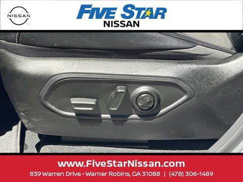 Used 2022 Jeep Grand Cherokee Altitude AWD/4WD image 16