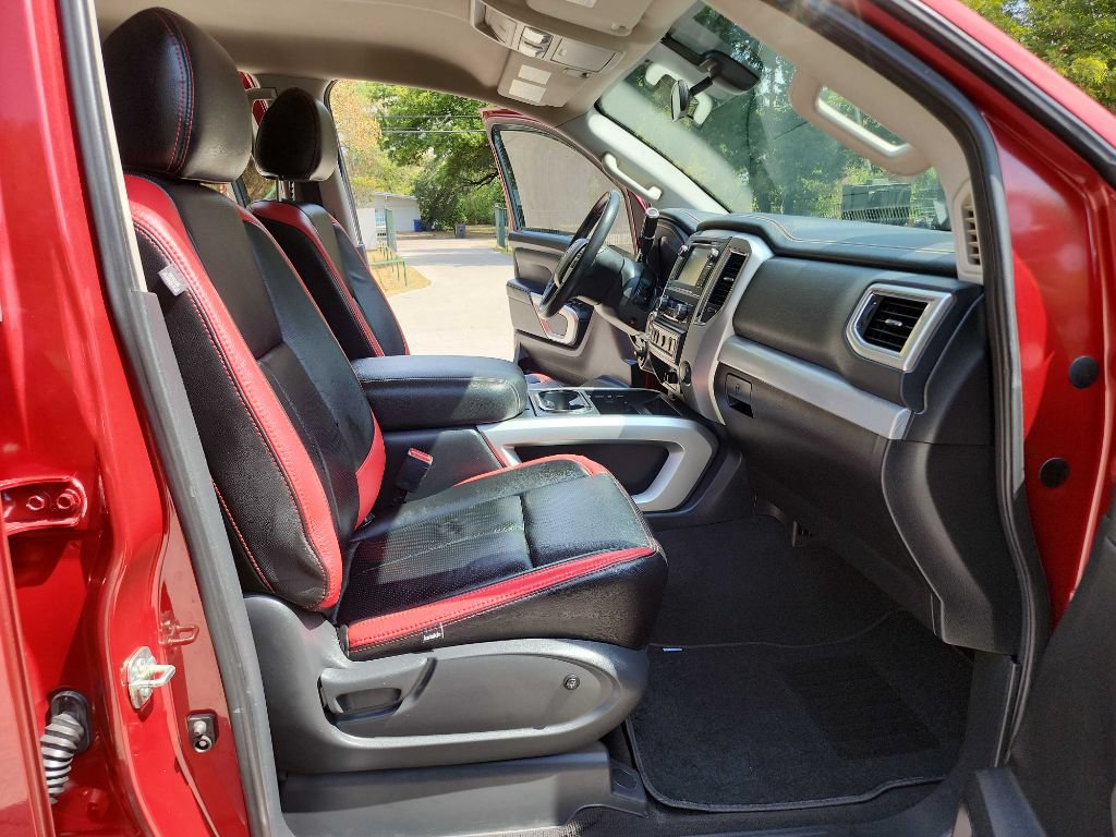 Used 2017 Nissan Titan PRO-4X AWD/4WD image 41
