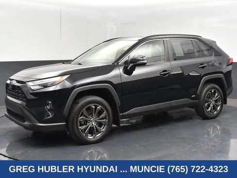 Used 2024 Toyota RAV4 XLE Premium w/ Weather Package AWD/4WD image 17