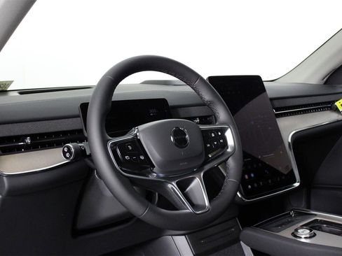 New 2025 Volvo EX90 Plus w/ Protection Package Premier image 8