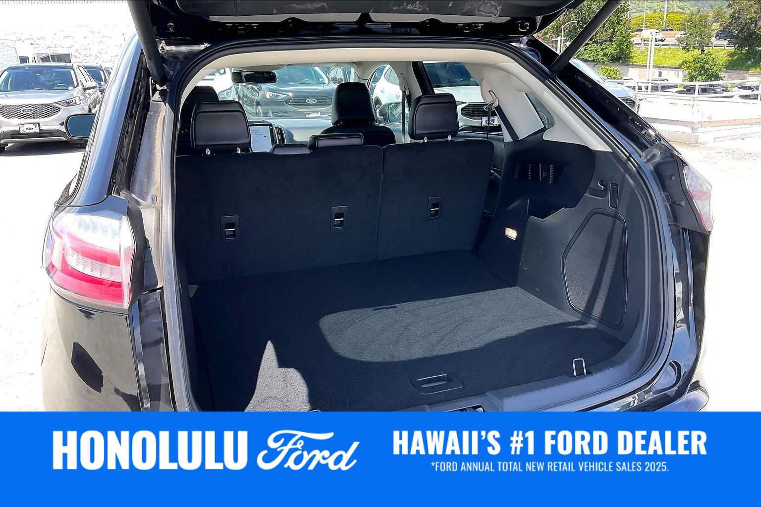 Certified 2024 Ford Edge Titanium w/ Equipment Group 301A AWD/4WD image 18