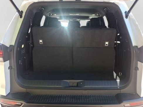 Used 2025 Lexus LX 600 4WD w/ Accessory Package (2T) image 30