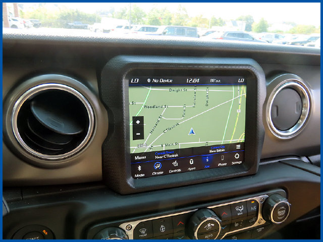 Used 2022 Jeep Gladiator Rubicon w/ LED Lighting Group AWD/4WD image 17