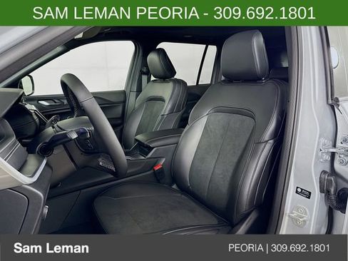 New 2025 Jeep Grand Cherokee Altitude image 20