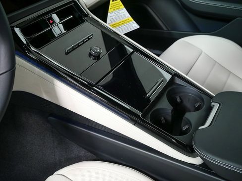 New 2026 Porsche Panamera 4 E-Hybrid image 18