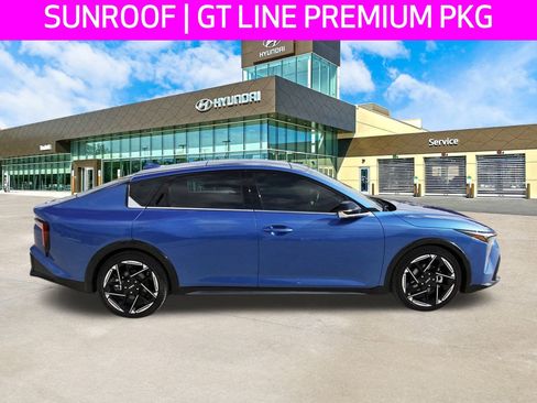 Used 2025 Kia K4 GT-Line w/ GT-Line Premium Package image 4