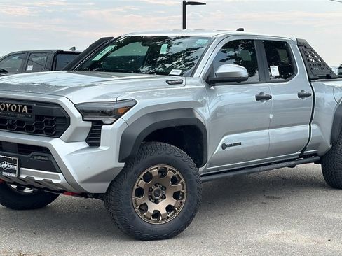 New 2025 Toyota Tacoma Trailhunter image 34