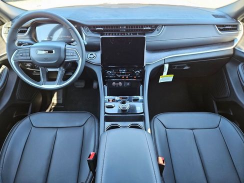 New 2025 Jeep Grand Cherokee Limited image 12