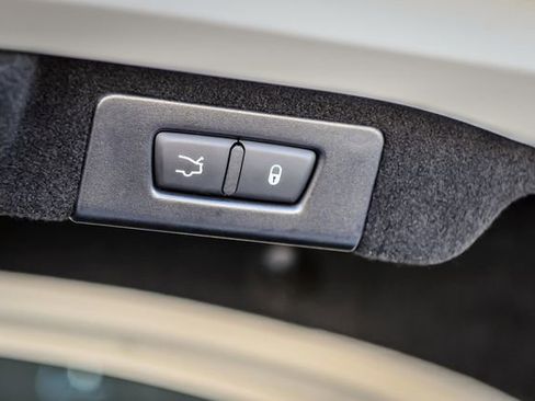 Used 2019 Maserati Ghibli S image 12