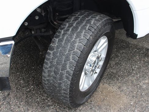 Used 2019 Ford F350 XLT image 41