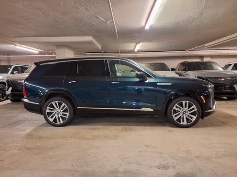 New 2027 Cadillac Vistiq Luxury AWD/4WD image 4