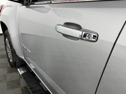 Used 2016 GMC Canyon SLT w/ Driver Alert Package AWD/4WD image 23