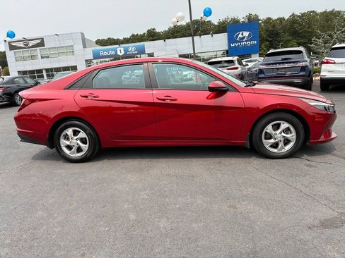 Used 2023 Hyundai Elantra SE FWD image 8