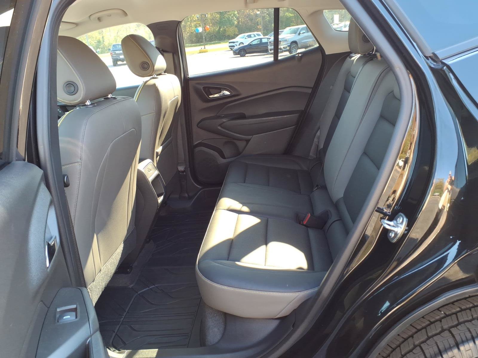 Used 2026 Chevrolet Trax ACTIV FWD image 29