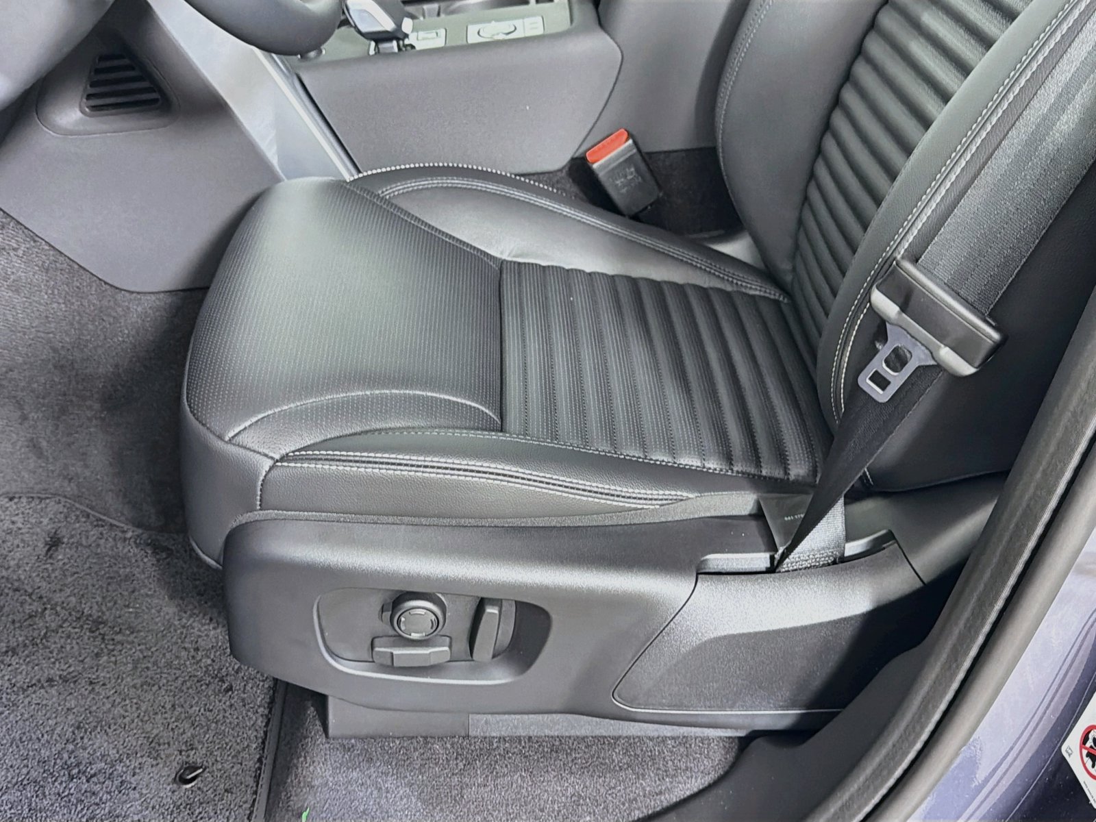 New 2026 Land Rover Discovery S AWD/4WD image 25
