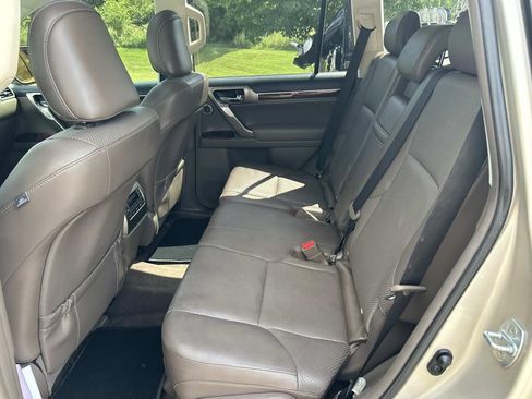 Used 2011 Lexus GX 460 Premium AWD/4WD image 24