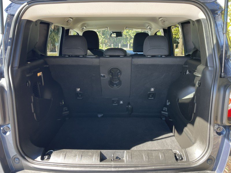Used 2021 Jeep Renegade Latitude w/ Convenience Group AWD/4WD image 31