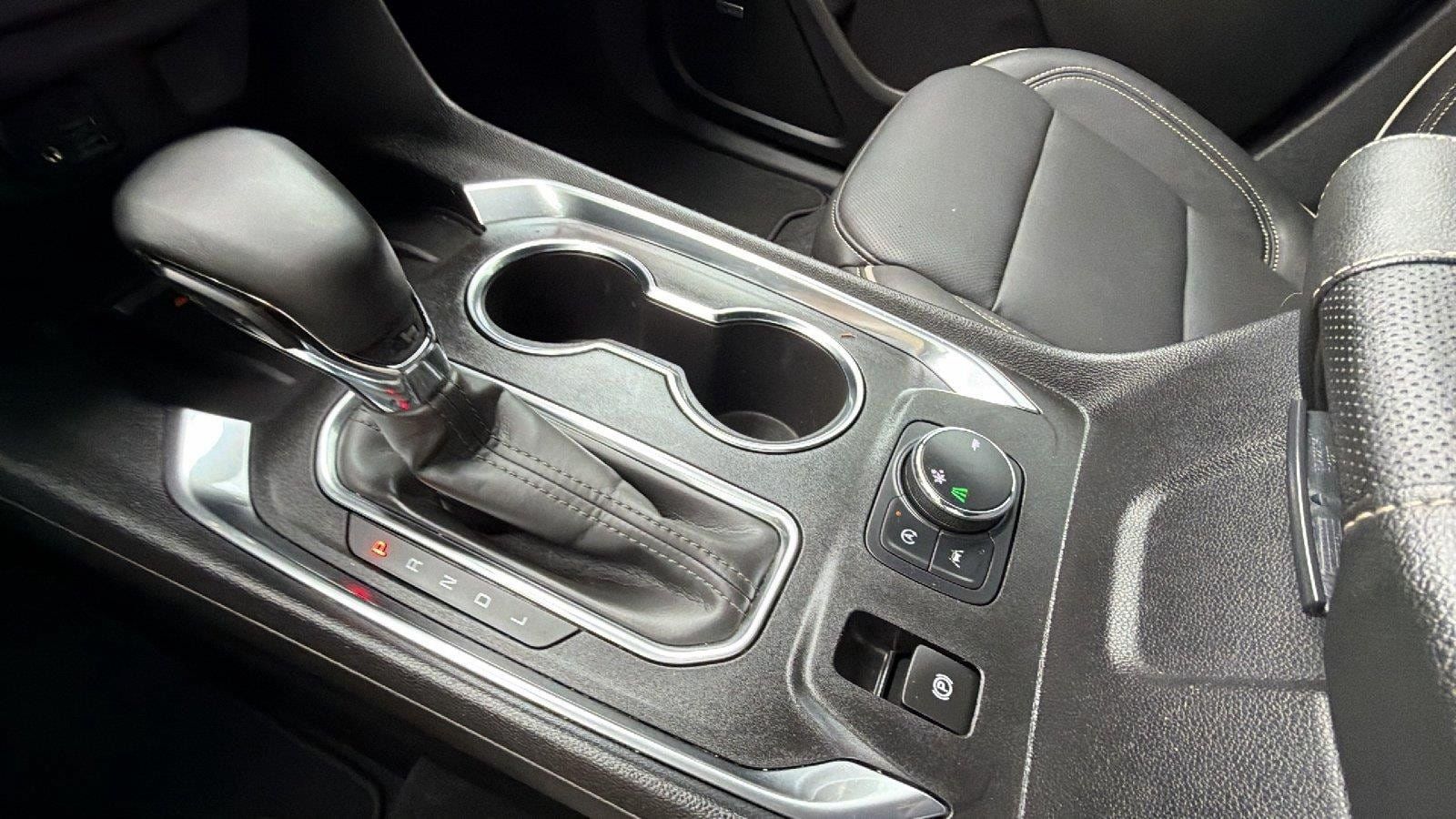 Used 2023 Chevrolet Traverse Premier FWD image 35