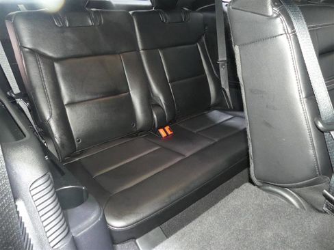 Used 2023 Ford Explorer Limited image 28