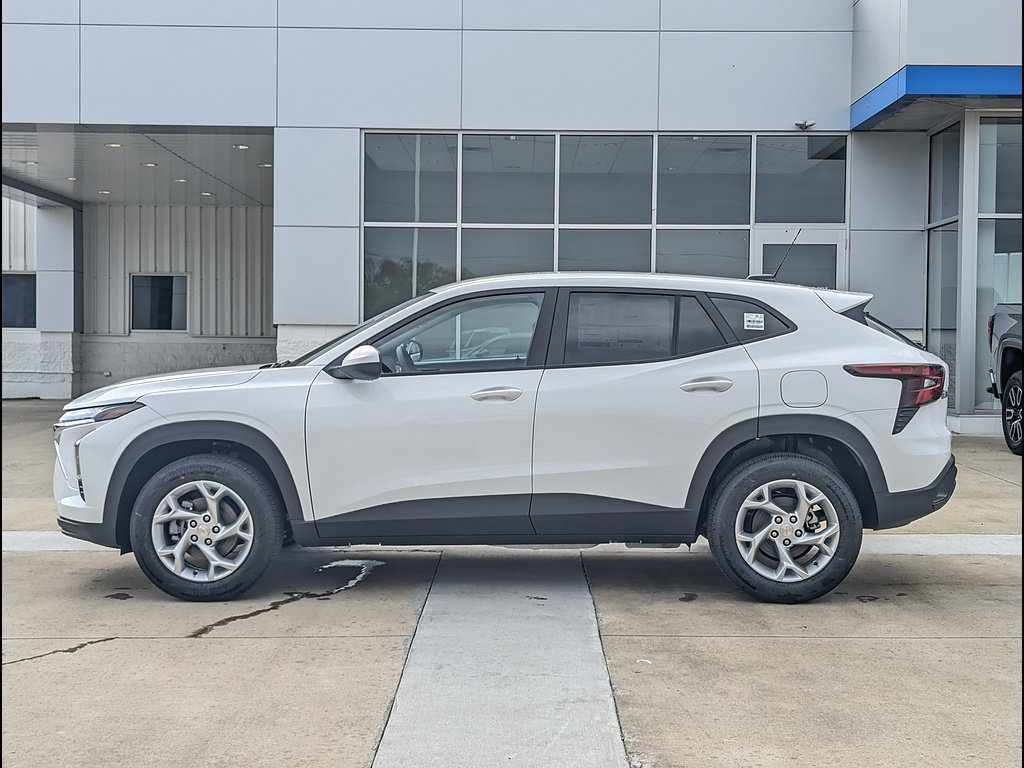 New 2026 Chevrolet Trax LS w/ LS Convenience Package FWD image 9
