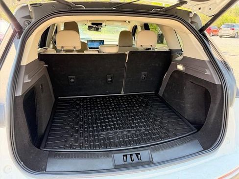 Used 2024 Lincoln Corsair AWD w/ Towing Package image 32