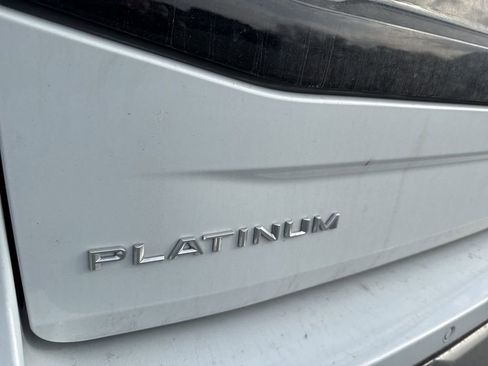 Used 2025 Ford Expedition Platinum image 8