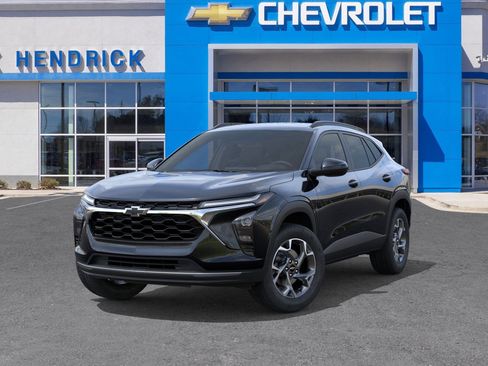 New 2026 Chevrolet Trax LT w/ LPO, Blackout Package image 8