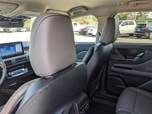 Used 2025 Lincoln Corsair Reserve image 20