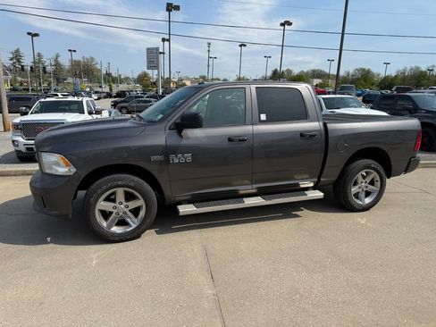 Used 2017 RAM 1500 Express w/ Express Value Package image 10