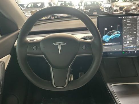Used 2022 Tesla Model Y Performance image 17