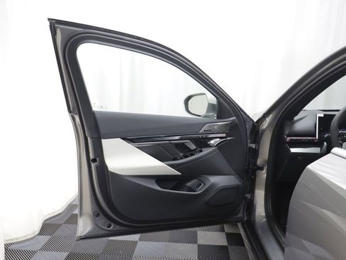 New 2026 BMW i5 eDrive40 w/ Premium Package AWD/4WD image 5